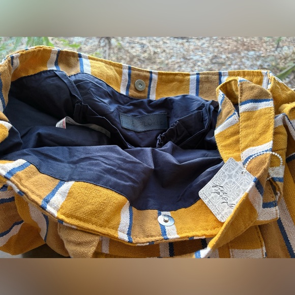 Free People Oksana Oversized Tote🌟 Brand New with tags! 🌟 - Picture 9 of 16